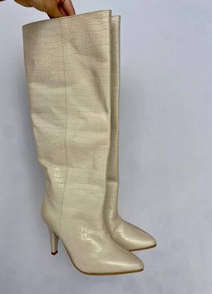 Кожаные сапоги трубы беж текстурные