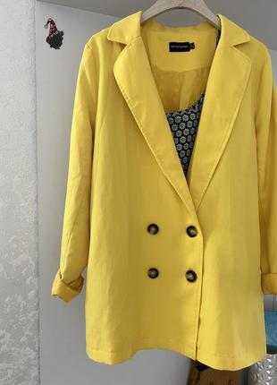 Крутой желтый пиджак жакет prettylittlething2 фото