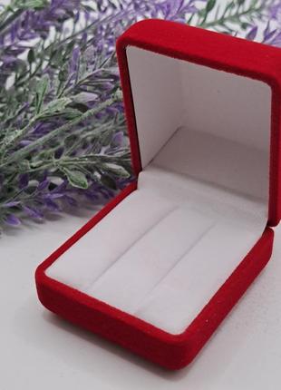 Ювелирная подарочная упаковка футляр коробочка для сережек красный квадрат бархатная