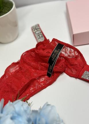 Трусики мереживні бразиліани вікторія сікрет зі стразами victoria's secret червоний3 фото