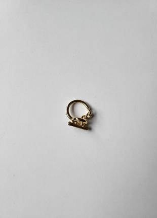 Перстень золотого кольору оригінальний