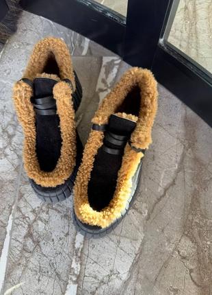 Замшевые теплые ботинки из натуральной замши и меха баранчика зимние демисезонные10 фото