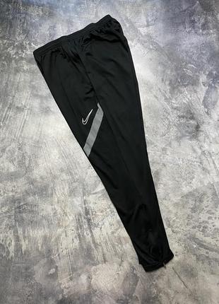 Спортивные штаны nike dri-fit