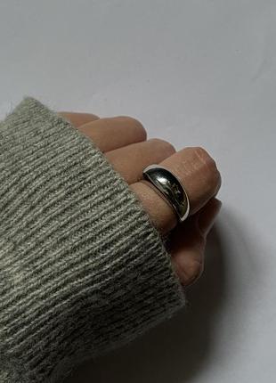 Мінімалістична каблучка