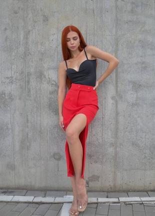 Красная юбка-мини с вырезом, разрезом, высокая талия.красная мышки юбка с вырезом, разрезом4 фото