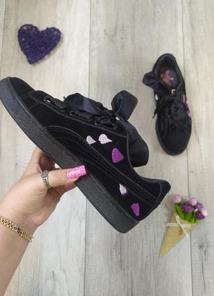 Кеди жіночі puma suede heart flowery wn's чорні з вишивкою розмір 389 фото