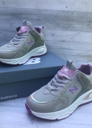 Жіночі кросівки new balance