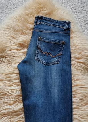 Узкие женские джинсы с потертостью pimkie denim life джинсы низкой посадки9 фото