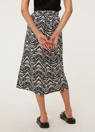 Эффектная удлиненная сатиновая плиссированная юбка-миди плиссе/юбка в сборки в идеале3 фото