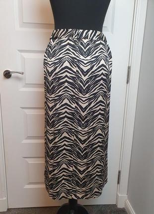 Эффектная удлиненная сатиновая плиссированная юбка-миди плиссе/юбка в сборки в идеале4 фото