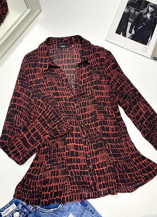 Красивая блуза из пласерированной ткани в крокодилий принт marks &amp; spencer