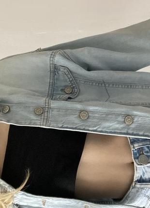 Джинсовка вкорочена джинсова куртка жіноча нова с хс кофта на гудзиках з карманами5 фото