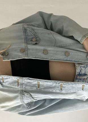 Джинсовка вкорочена джинсова куртка жіноча нова с хс кофта на гудзиках з карманами2 фото