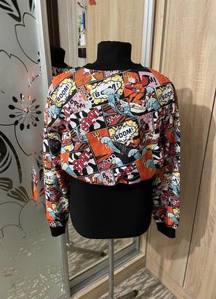 Яркий укороченный свитшот