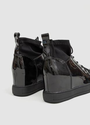 Туфли-сникерсы женские лаковые, цвет черный3 фото