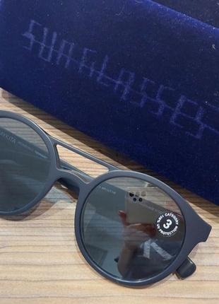 Темно-синие очки округлой формы с перекладиной mykita kenmare!