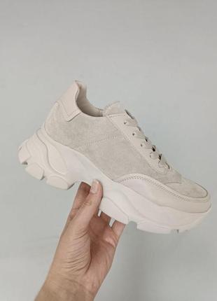 Кроссовки женские замшевые бежевые с вставками кожи