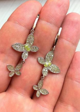 Бабочки серебряные серьги с золотыми пластинами  перидот камень