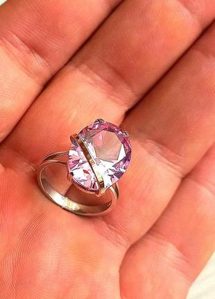 Серебряное кольцо с золотой вставкой розовый камень7 фото