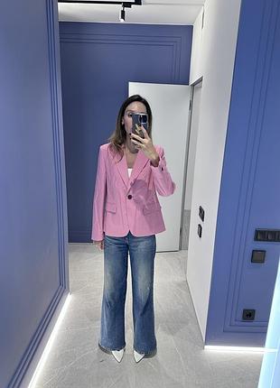 Жакет zara приталеного крою ярко-рожевого кольору