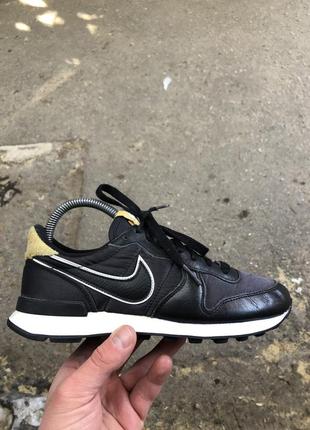 Кроссовки nike internationalist