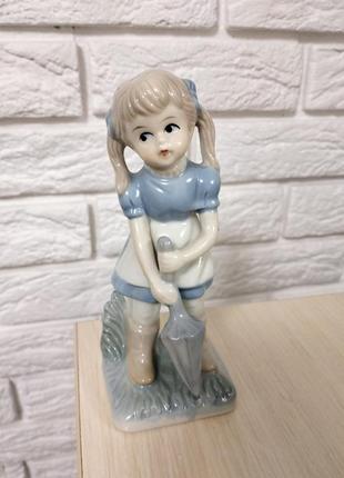 Красивая статуэтка винтаж