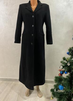 Класичне подовжене пальто по фігурі