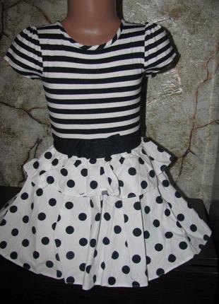 Шикарное  фирменное платье 4-5 лет