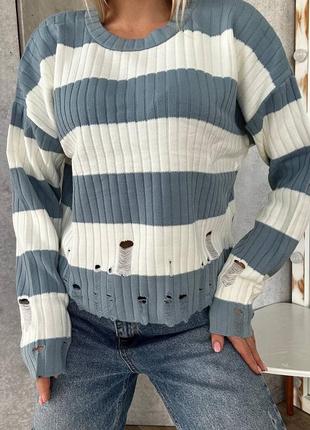 Стильный теплый рваный свитер4 фото