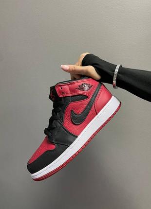 Кросівки nike air jordan 1 retro mid “banned bred”