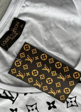 Женская черная футболка с белым принтом lv футболка louis vuitton футболка supreme женская футболка8 фото