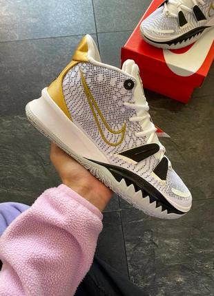 Стильные баскетболтные кроссовки kyrie 7 "white black gold"1 фото