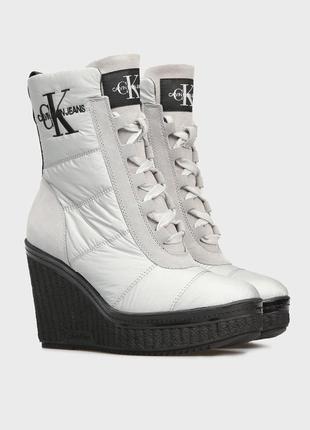 0gm 3500 132188860 Socks calvin Klein White Robe hw0hw00629 Socks calvin Klein Tate Kavaj i bearbetad ull