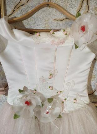 Ошатне святкове біле бальне плаття3 фото