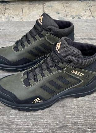 Мужские кожаные зимние кроссовки adidas