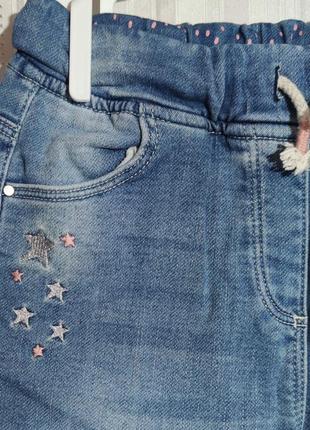 Плотные джинсы next с зайкой р. 6-7 лет4 фото