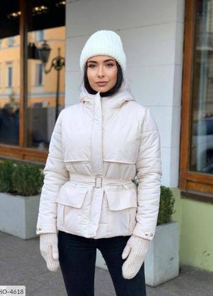 Тепла жіноча куртка демісезонна на синтепоні з капюшоном