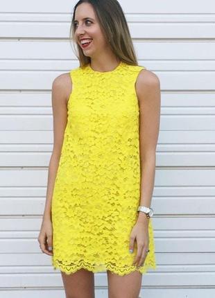 Желтое платье кроше платье из кружева кружевное платье zara topshop платье трапеция кружеобразное платье с драпировки