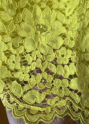 Желтое платье кроше платье из кружева кружевное платье zara topshop платье трапеция кружеобразное платье с драпировки3 фото