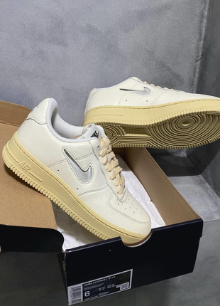 Кросівки жіночі nike air force 1 '07 lx coconut (w) (do9456-100)2 фото