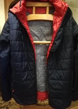 Куртка в ідеальному стані на стрункого чоловіка або підлітка з ростом 180-185см.