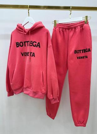 Теплий жіночий брендовий спортивний костюм на флісі в стилі bottega veneta