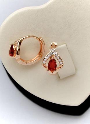 Позолочені сережки кільця червоні камені медичне золото подарунок позолоченные серьги красные камни медзолото подарок