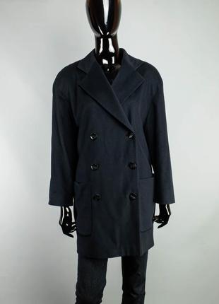 Крутое двубортное пальто из натуральной шерсти escada