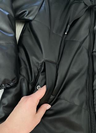 Зимняя куртка с эко кожи с капюшоном2 фото