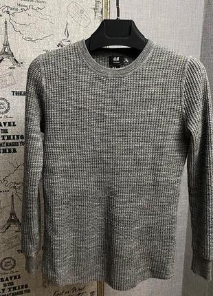 Сірий светр від бренда h&amp;m