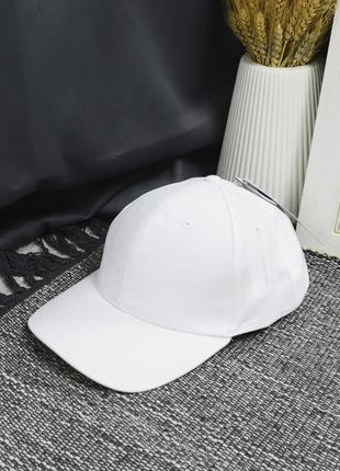 Новая белая кепка sinsay