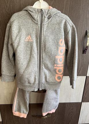 Костюм adidas. є кросівки під нього