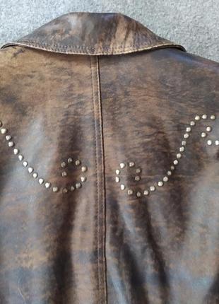 Вінтажна шкіряна куртка косуха з ефектом потертості 90-х років, як у фільмі слово штука7 фото