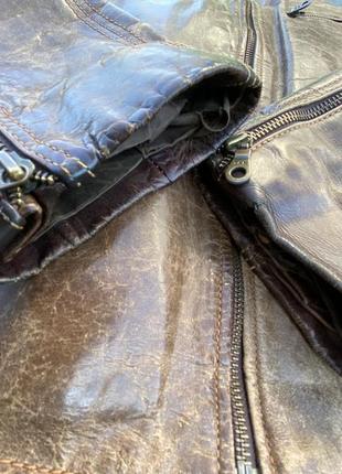 Крута шкіряна юзана коричнева демісезонна куртка рокерська косуха10 фото